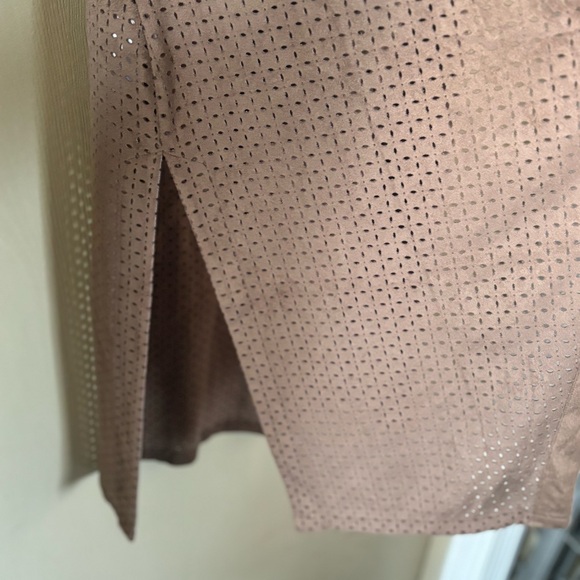 Lysse XS soft suede-like, eyelet style, loose open front, long vest - Picture 5 of 6